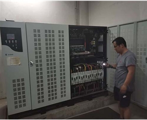 太原電視臺300KVA UPS維護及12V 200AH電池更換